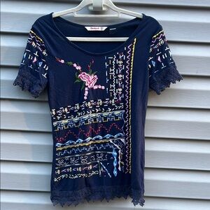 Desigual | Embroidered Short Sleeve Top size Small
